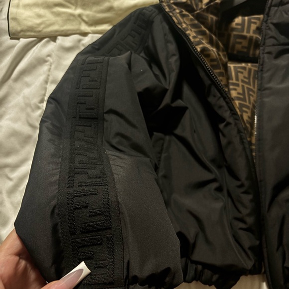 Fendi crop reversible puffer jacket - Picture 5 of 6
